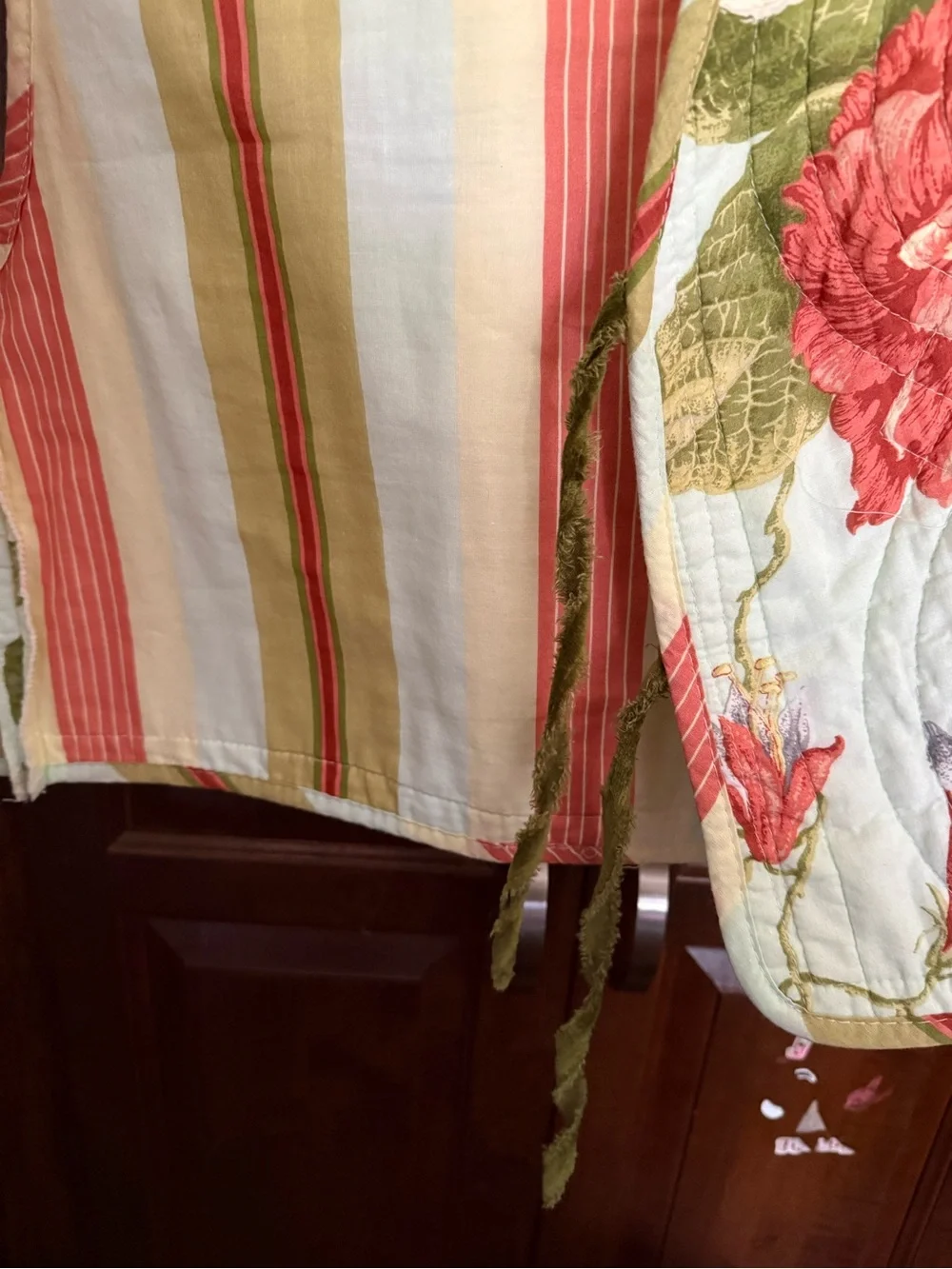 Quilted Floral Tie-Front Vest in Coral & Olive - Picture 4 of 4